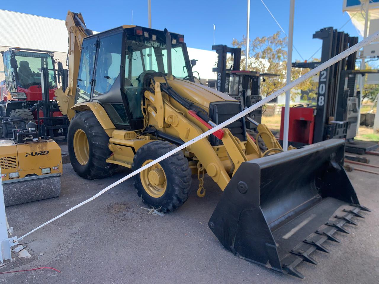 CATERPILLAR 420D IT 4x4